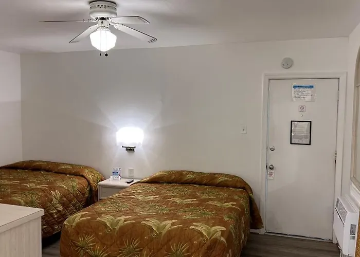 Riviera Resort & Suites