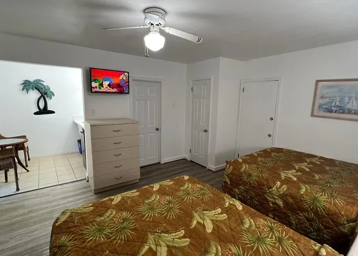 Riviera Resort & Suites